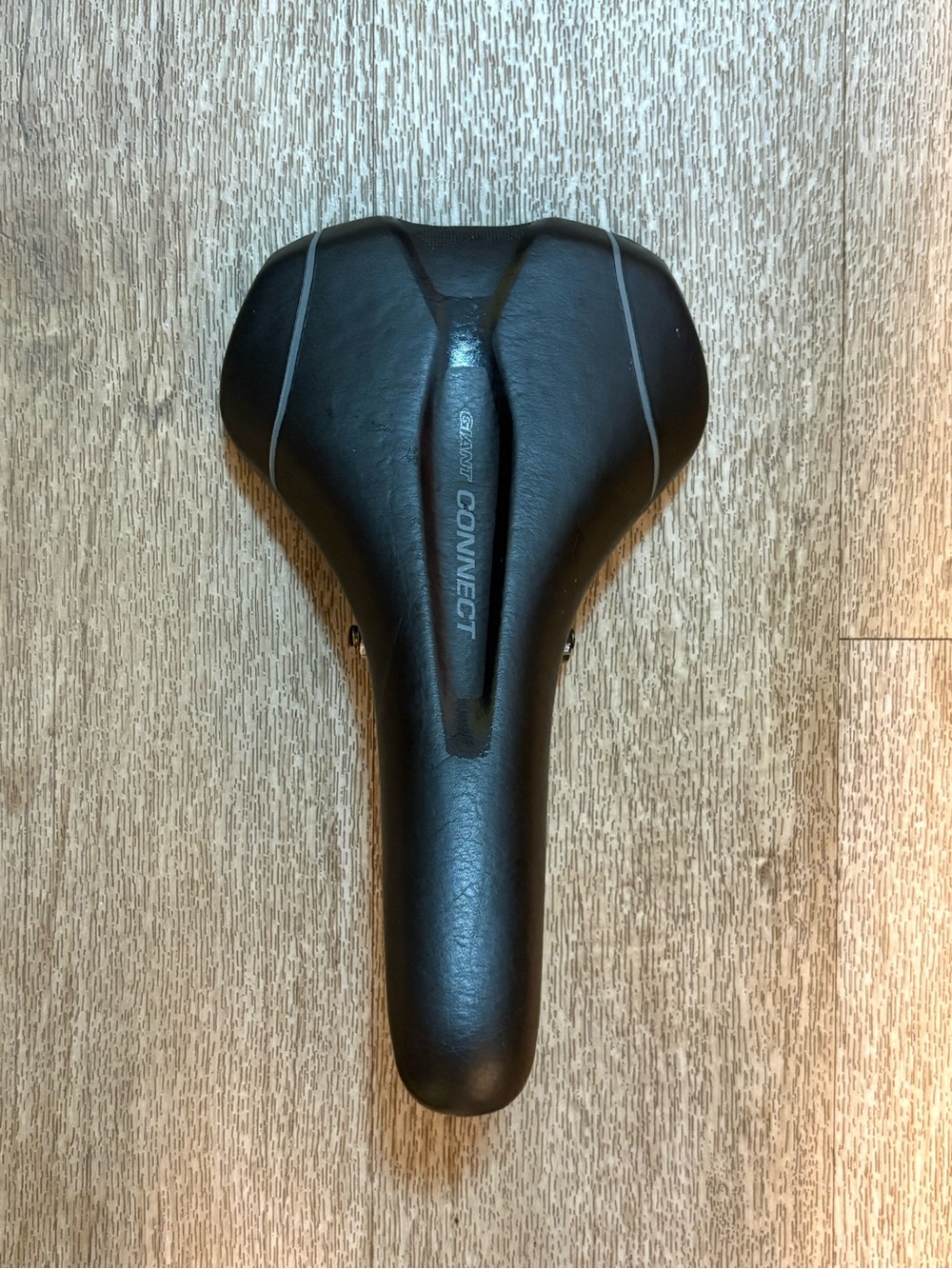 GIANT CONNECT BLACK BIKE SEAT